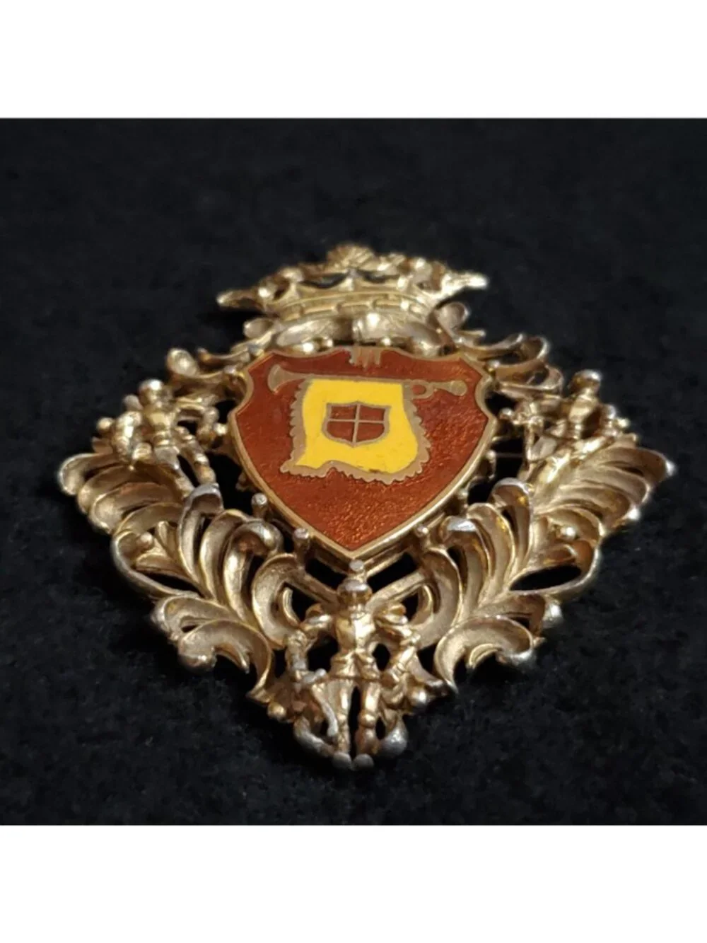 Vintage Heraldic Brooch Coat of Arms Gold Tone Enamel Statement 2.75